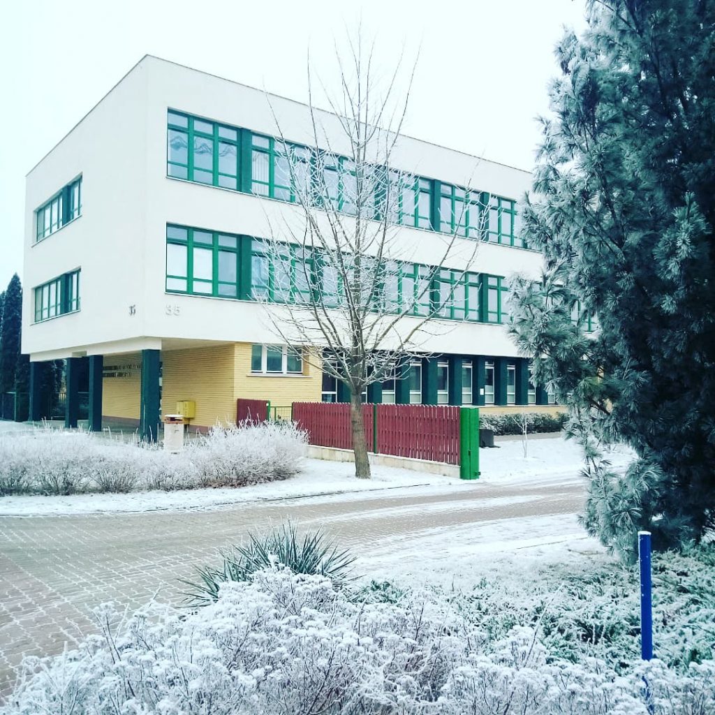 budynek nr 35 zimą